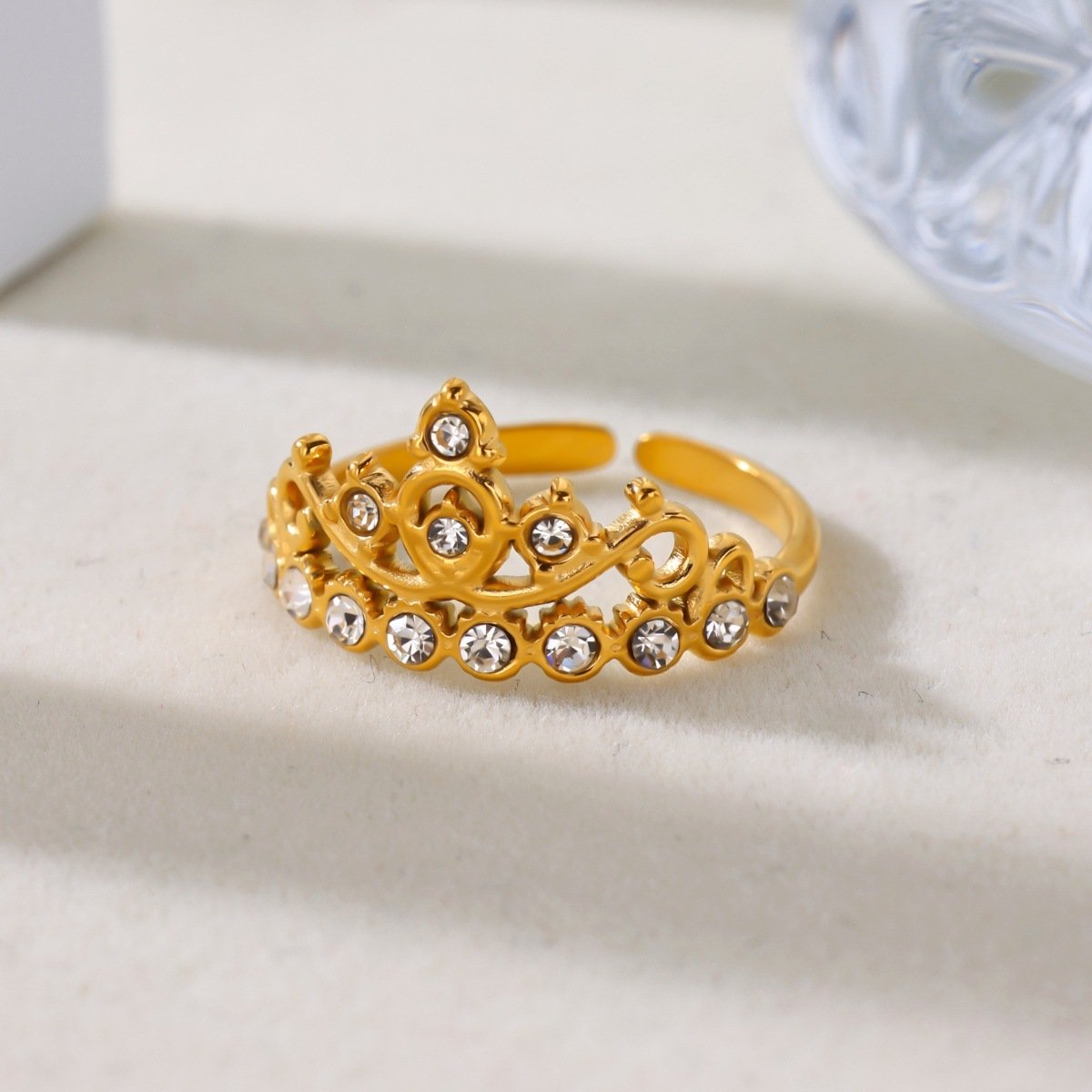 Royal Vine Crown Ring - Image 4