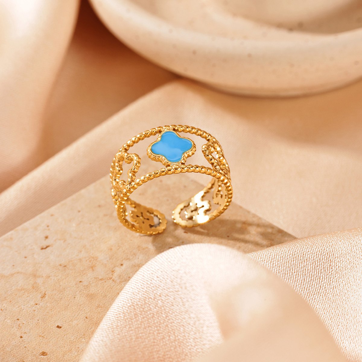 Turquoise Clover Band Ring - Image 2