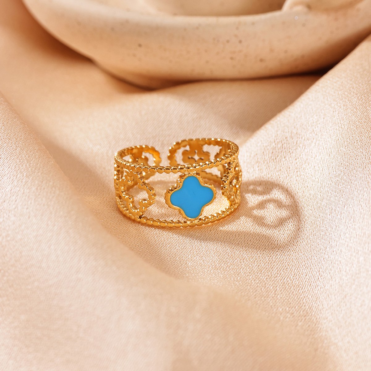 Turquoise Clover Band Ring - Image 5