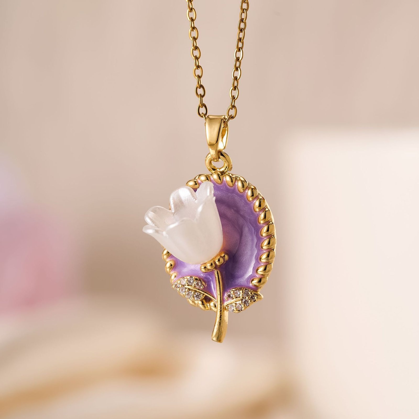 White Tulip Medallion Necklace - Image 4
