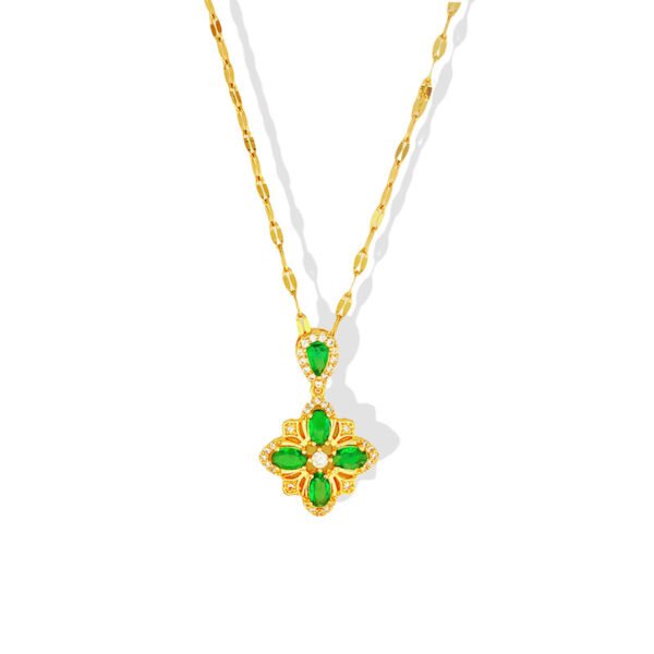 Emerald Clover Vintage Pendant Necklace