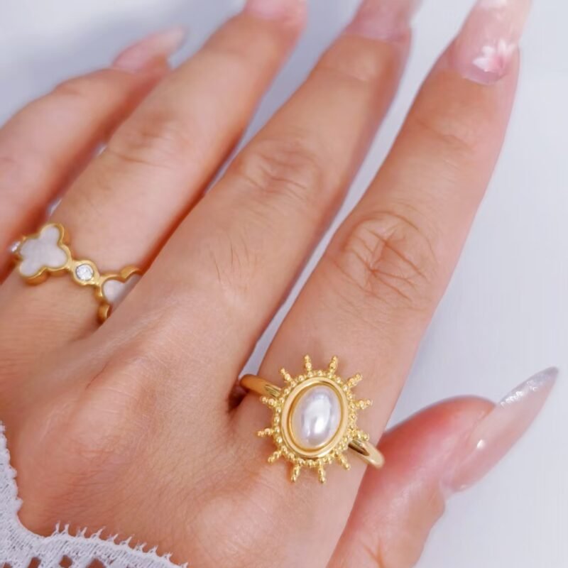 Golden Sunburst Pearl Ring