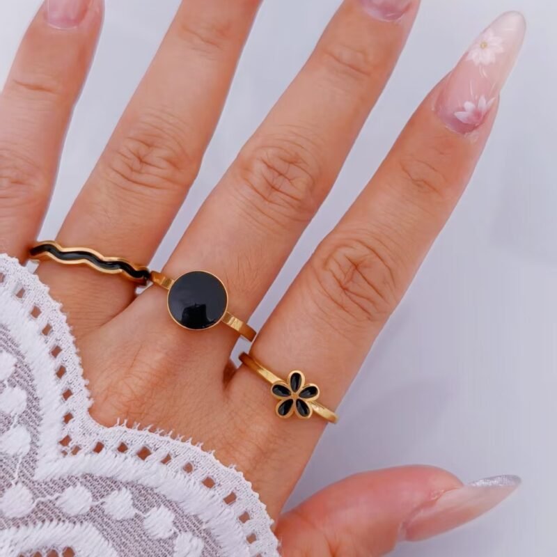 Midnight Daisy Enamel Ring
