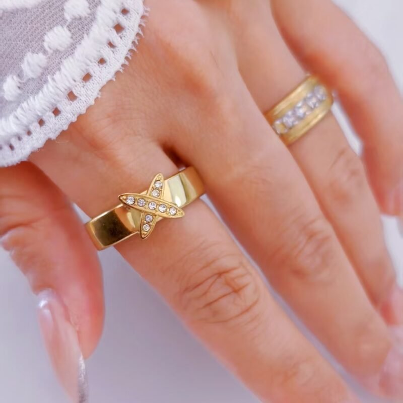 Pavé Cross Couple Rings