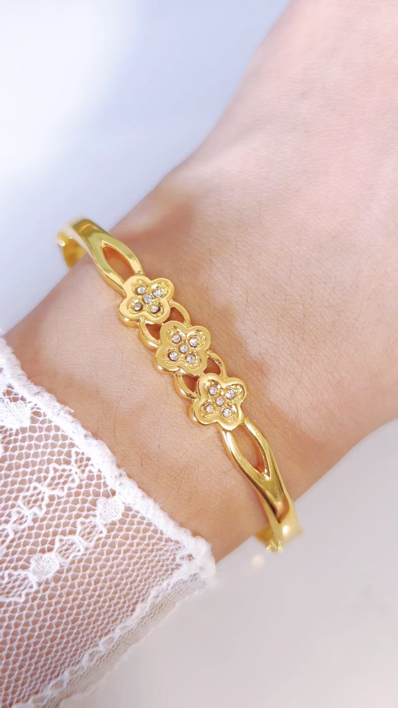 Triple Clover Beaded Bangle - Image 3