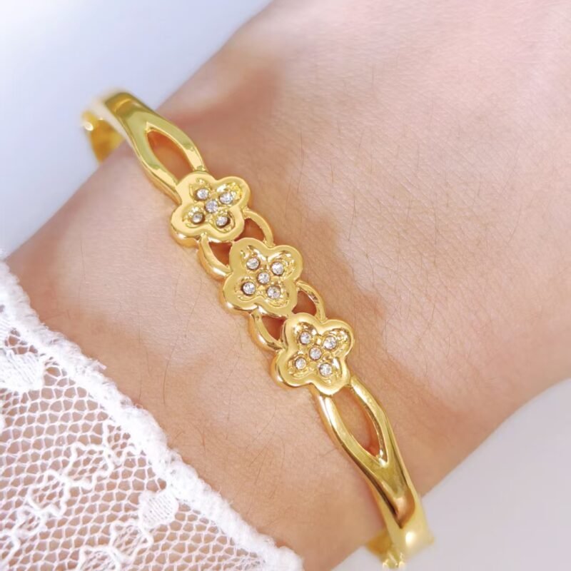Triple Clover Bangle