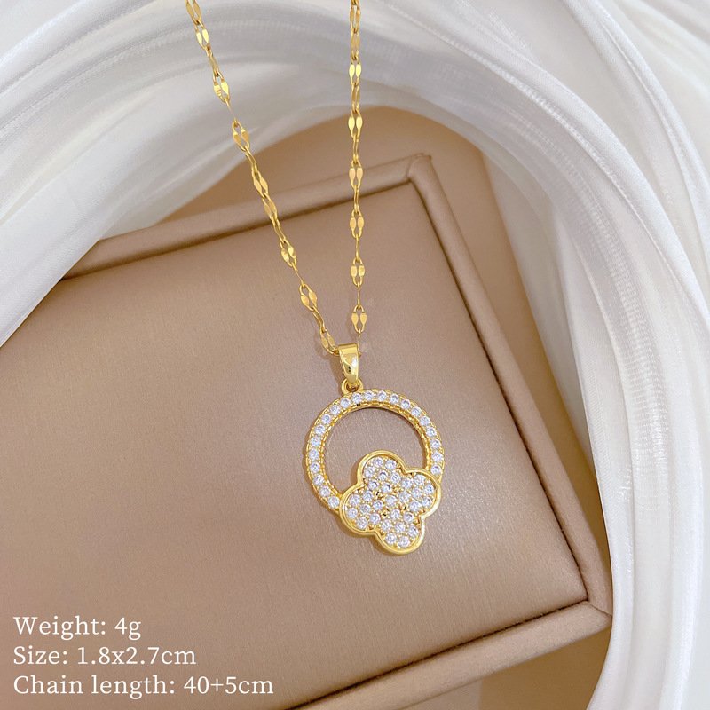 Lucky Halo Pavé Clover Ring Necklace