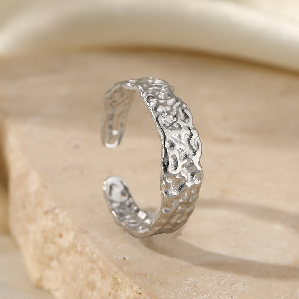 River Stone Slim Hammered Ring - Image 3