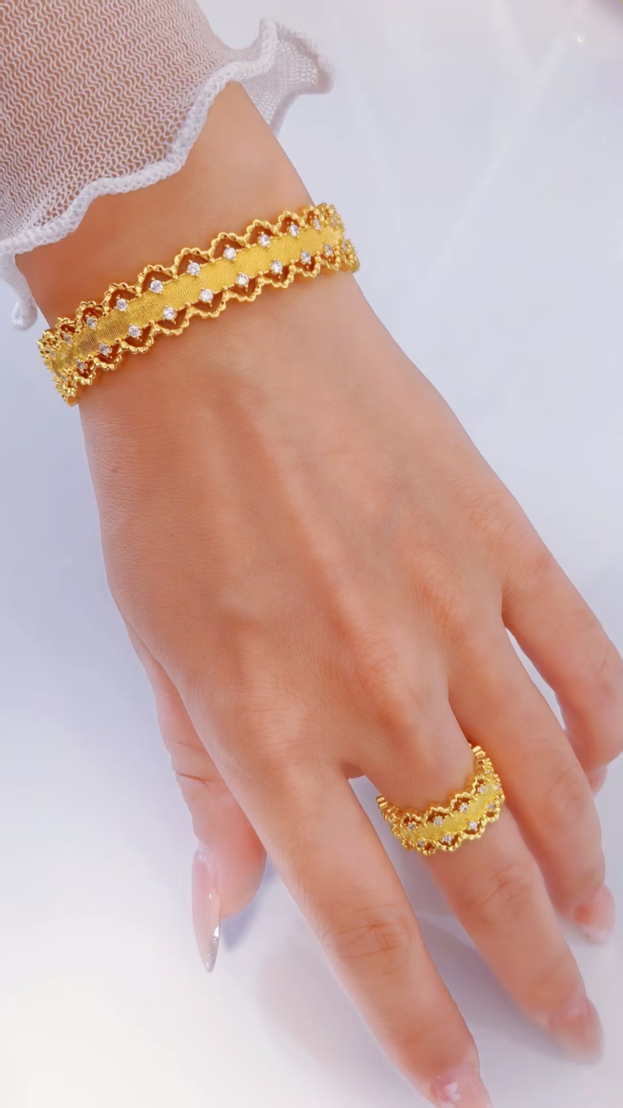 Royal Lace Zircon Scalloped Ring & Bracelet Set - Image 2