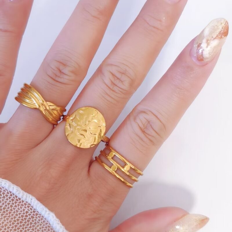 Triple Track Layered Wire Ring