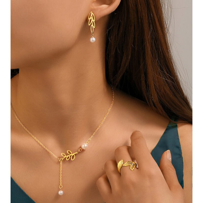 Whispering Leaves Pearl Jewelry Set