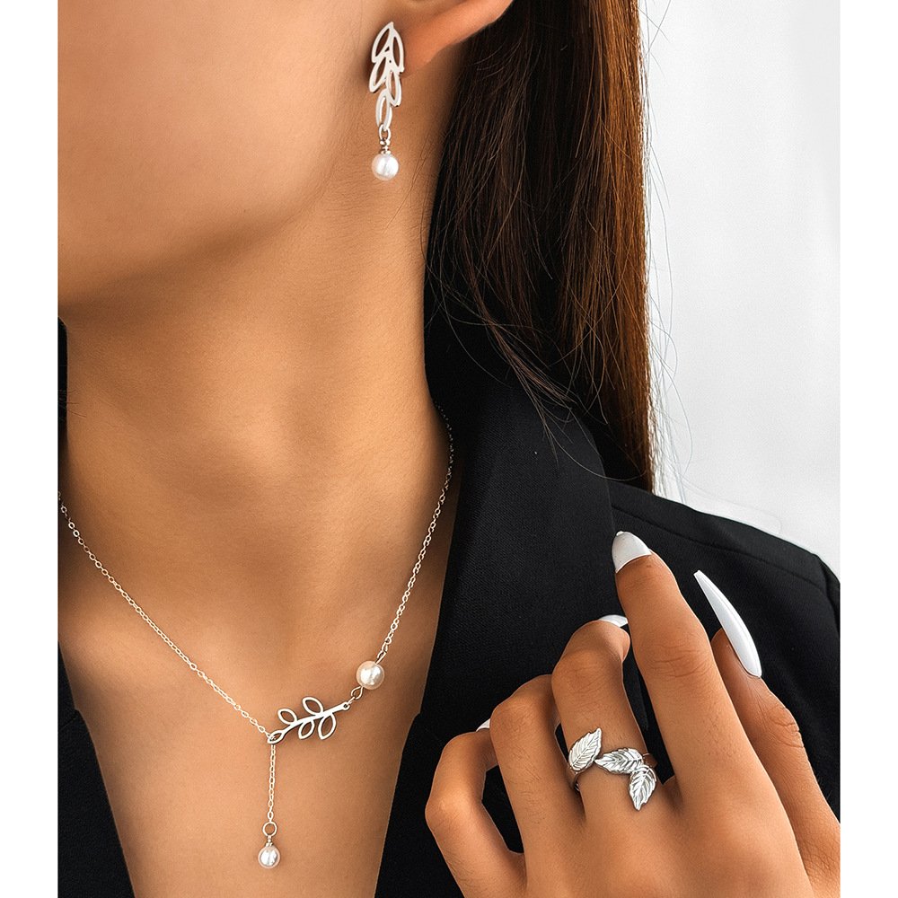 Whispering Leaves Pearl Jewelry Set - Image 3