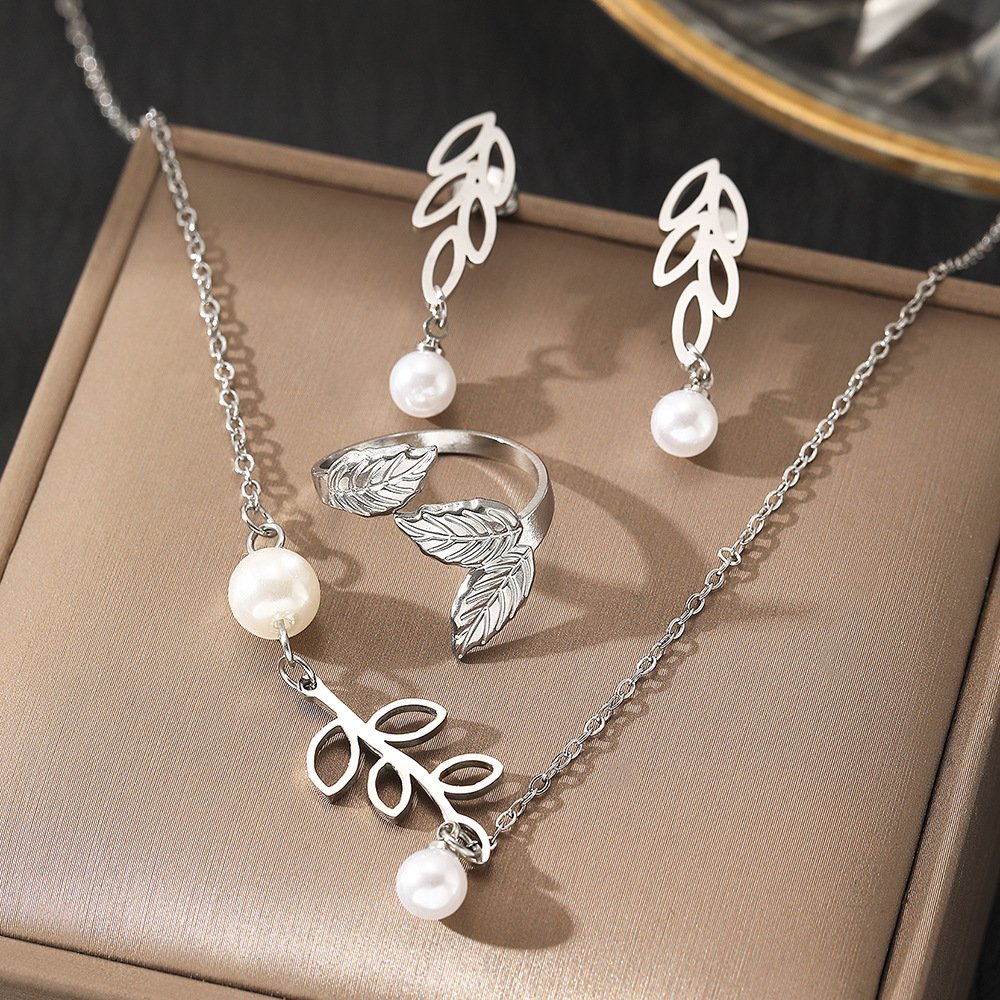 Whispering Leaves Pearl Jewelry Set - Image 5