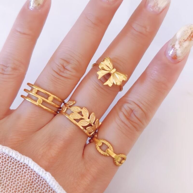 Laurel Vine Leaf Wreath Ring