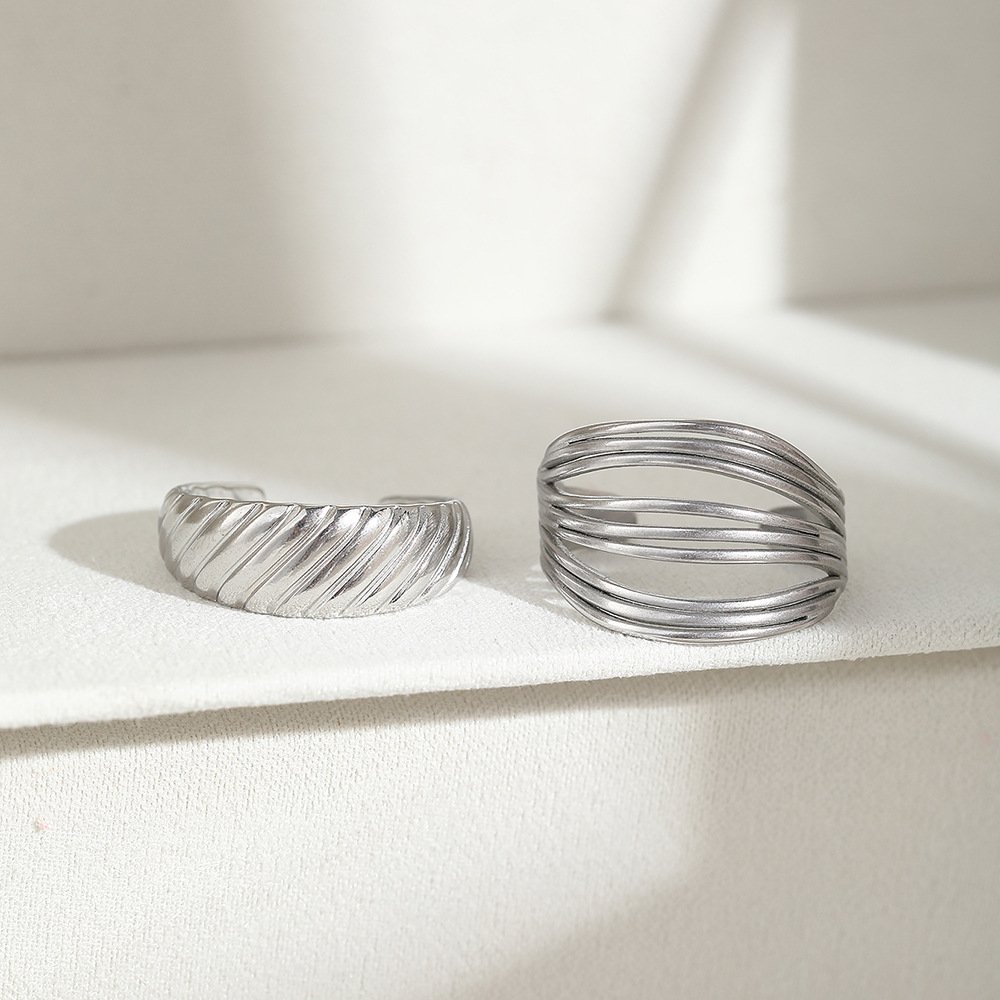 Nine Line Smooth Wire Wrap Ring - Image 7