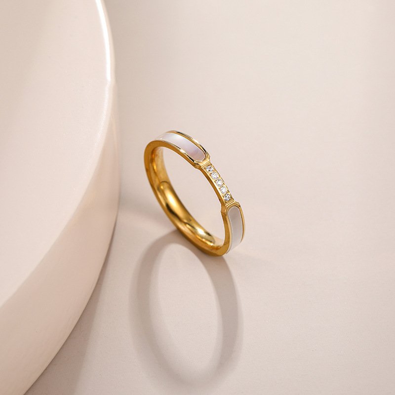 Pearlescent Shell Zircon Band Ring - Image 5