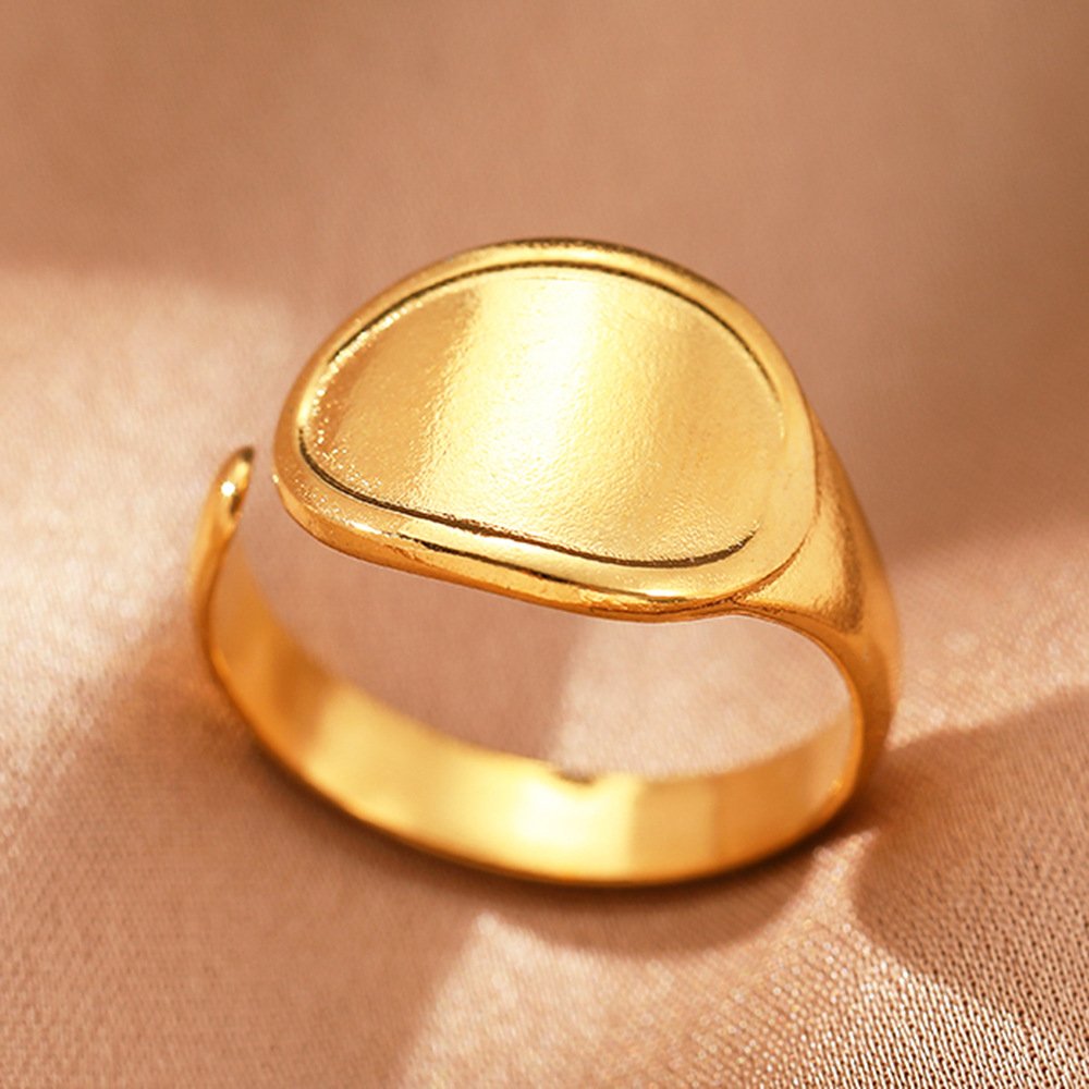 Pebble Signet Oval Shield Ring - Image 2