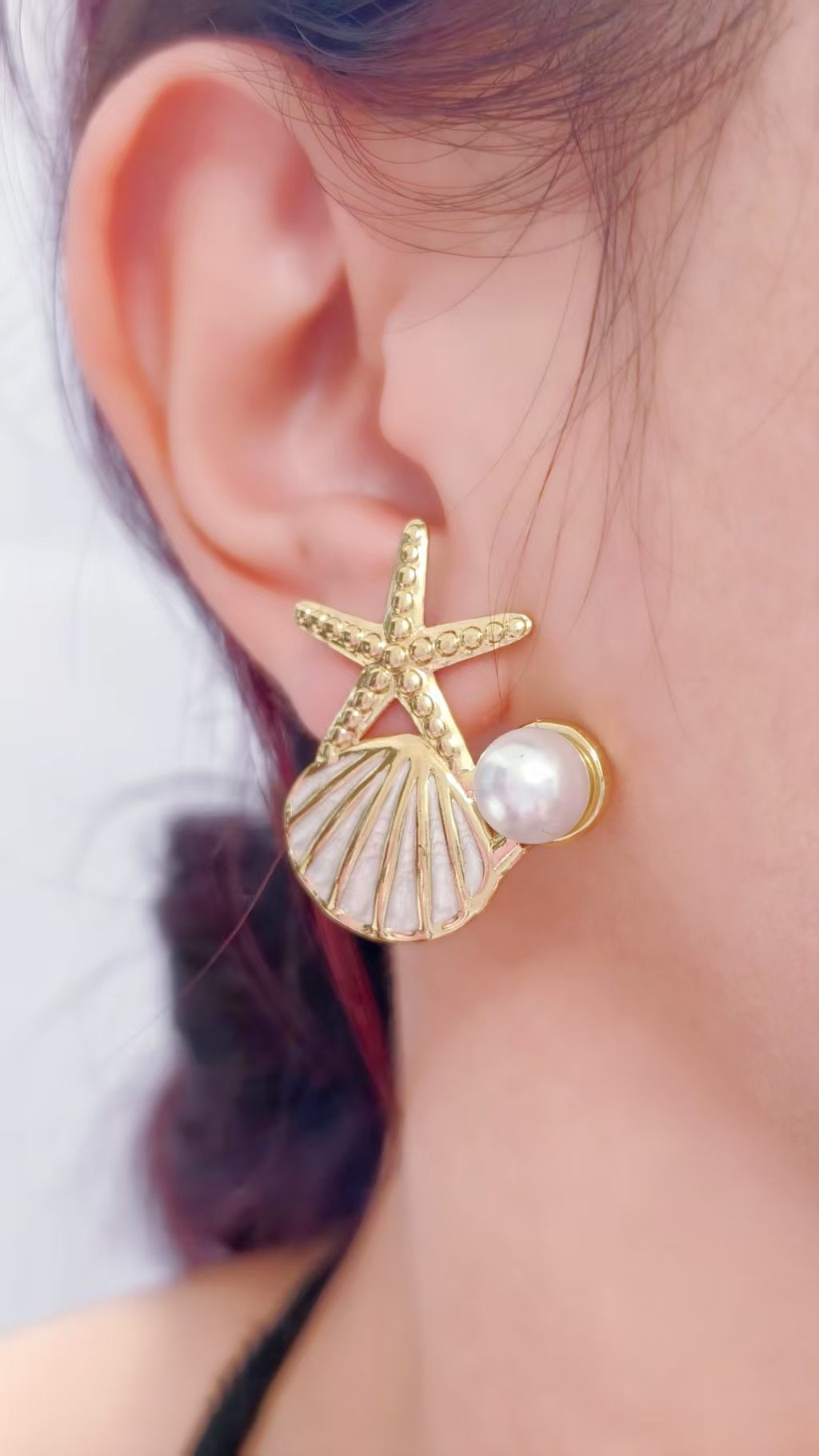 Starfish Shell Pearl Stud Earrings - Image 2