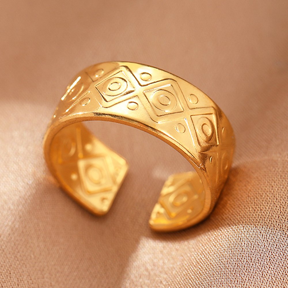 Tribal Diamond Engraved Wide Band Ring - Image 4