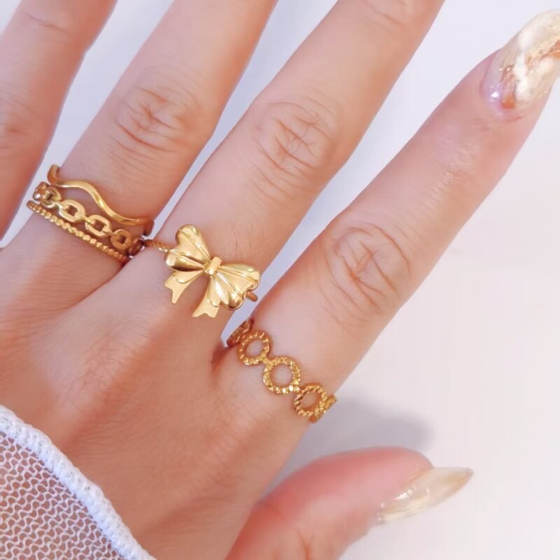 Wave Chain Triple-Layer Statement Ring